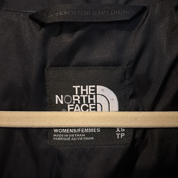 The North Face Women’s Black Metro Parka 550 - Picture 5 of 6